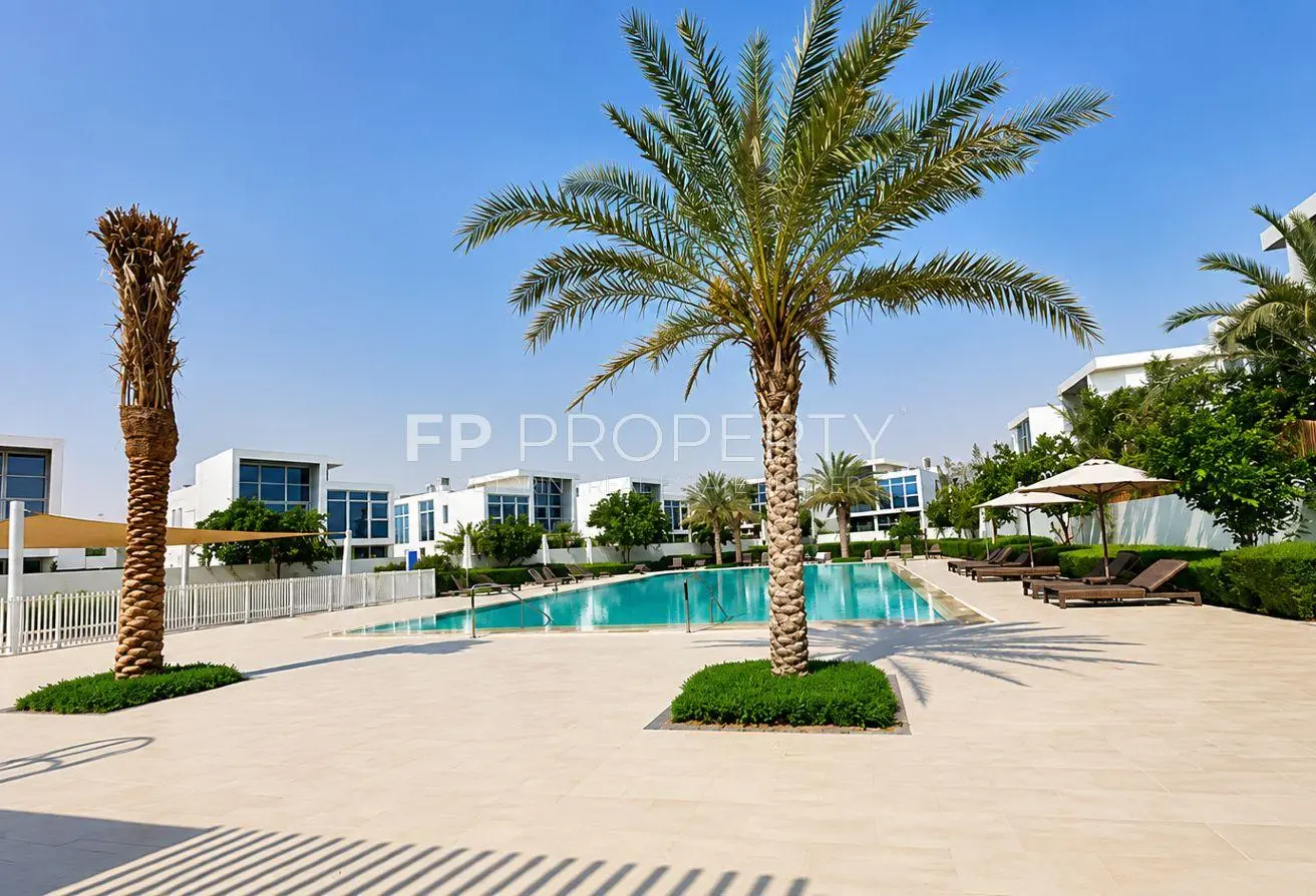 Lovely 3 Bedroom | Middle unit | Back to Back