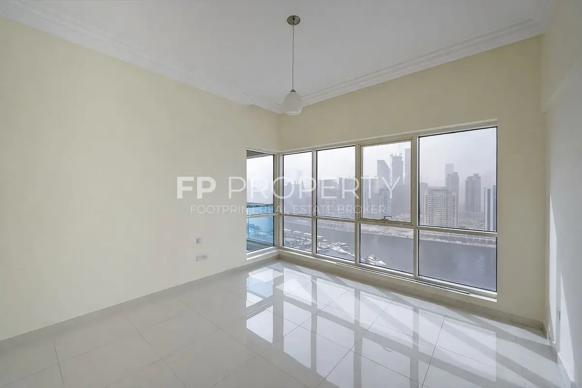 CANAL VIEW | PRIME LOCATION | 2BEDROOM