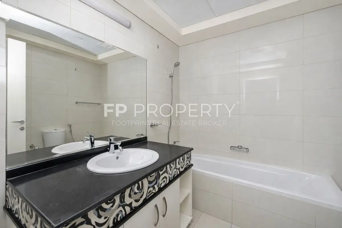 CANAL VIEW | PRIME LOCATION | 2BEDROOM