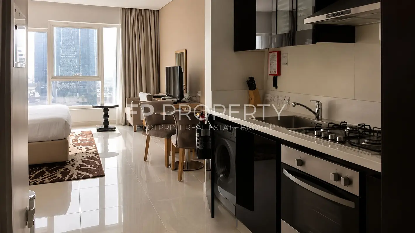 Spacious, Bright And Furnished Studio-Facing Canal
