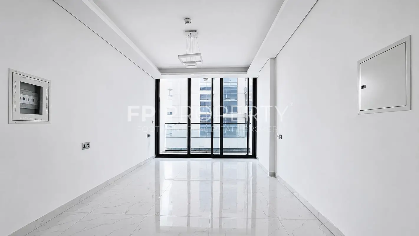 Spacious And Bright Studio With Open View - Ready