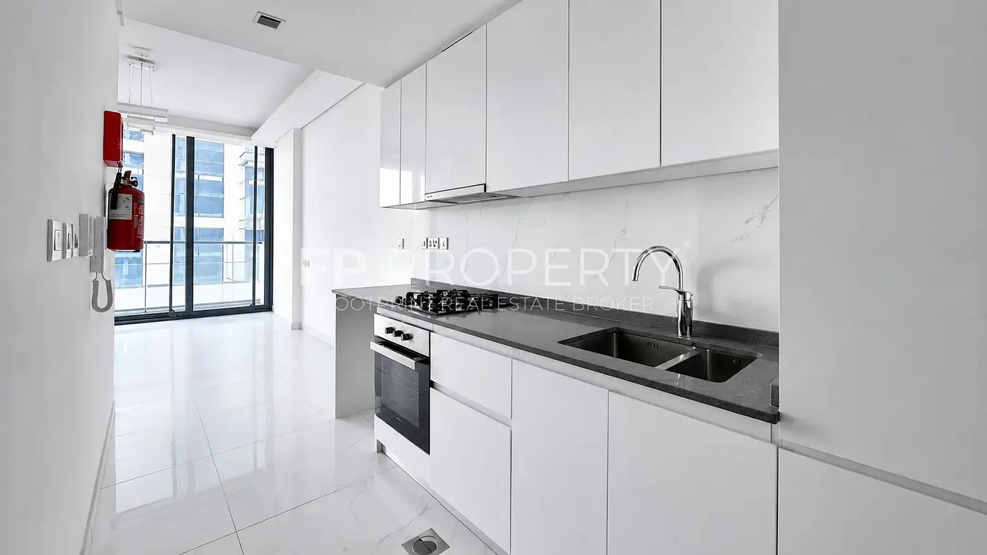 Spacious And Bright Studio With Open View - Ready