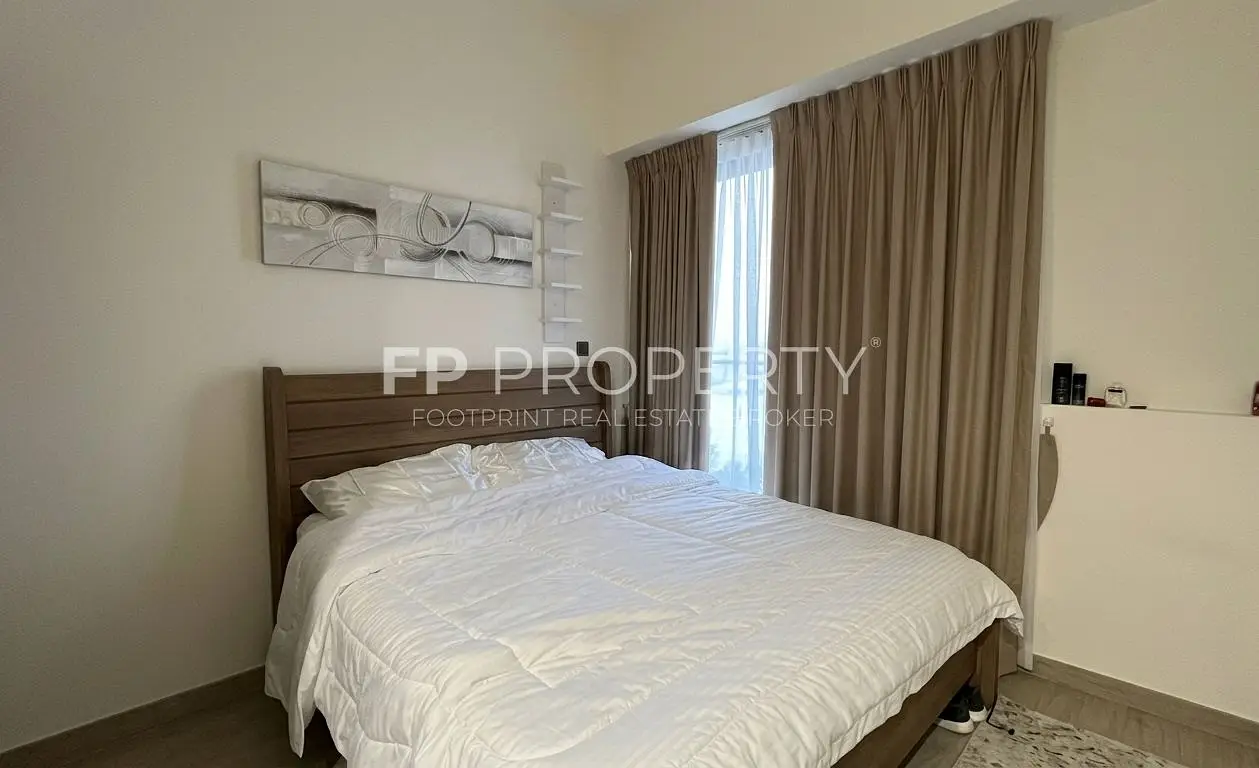 Spacious Studio Fully Furnished - Ready To Move In