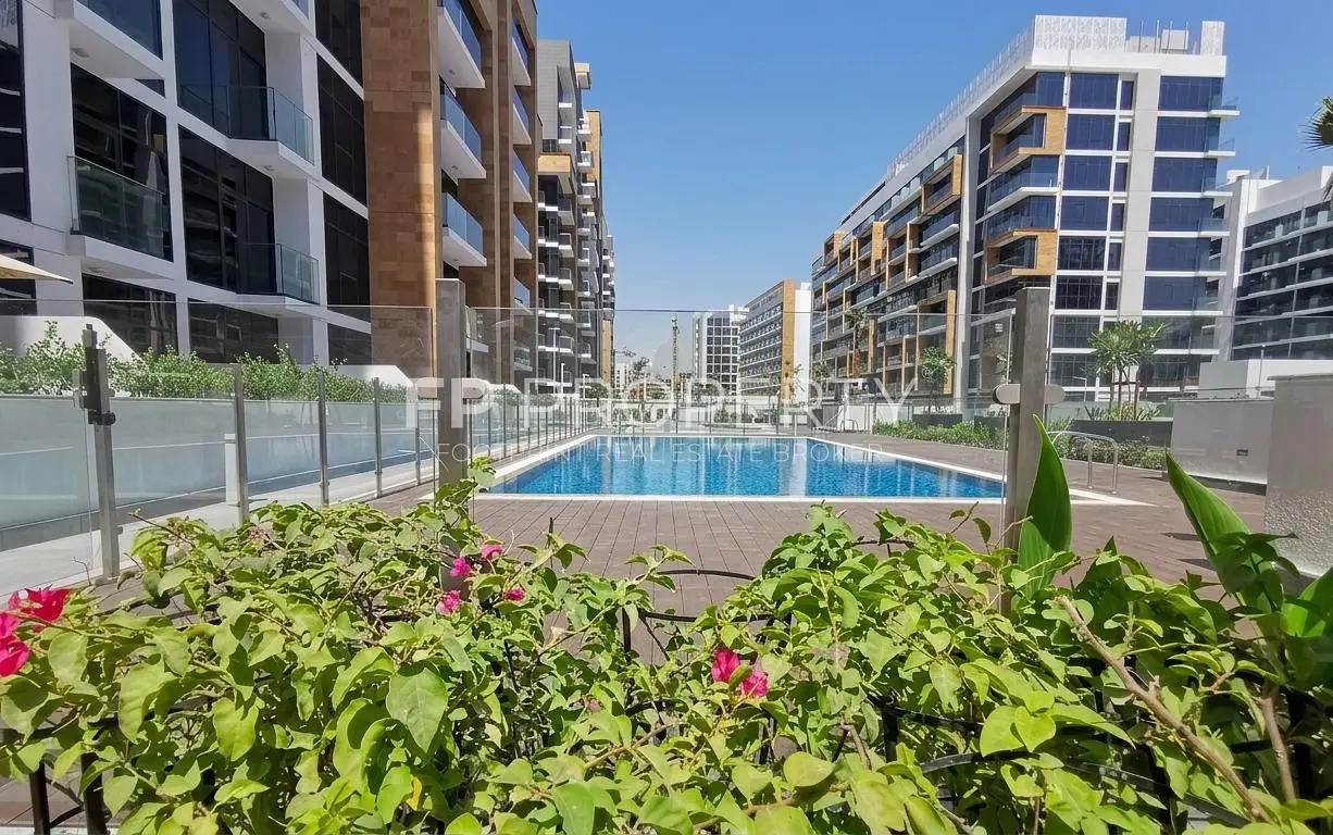 Spacious Studio Fully Furnished - Ready To Move In