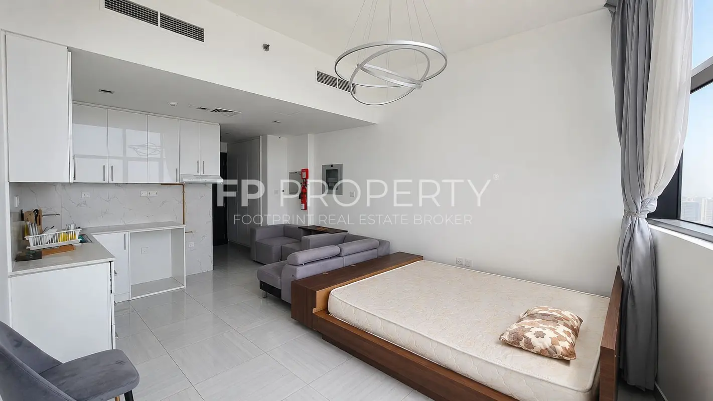 Bright and Spacious | Higher Floor | Open View