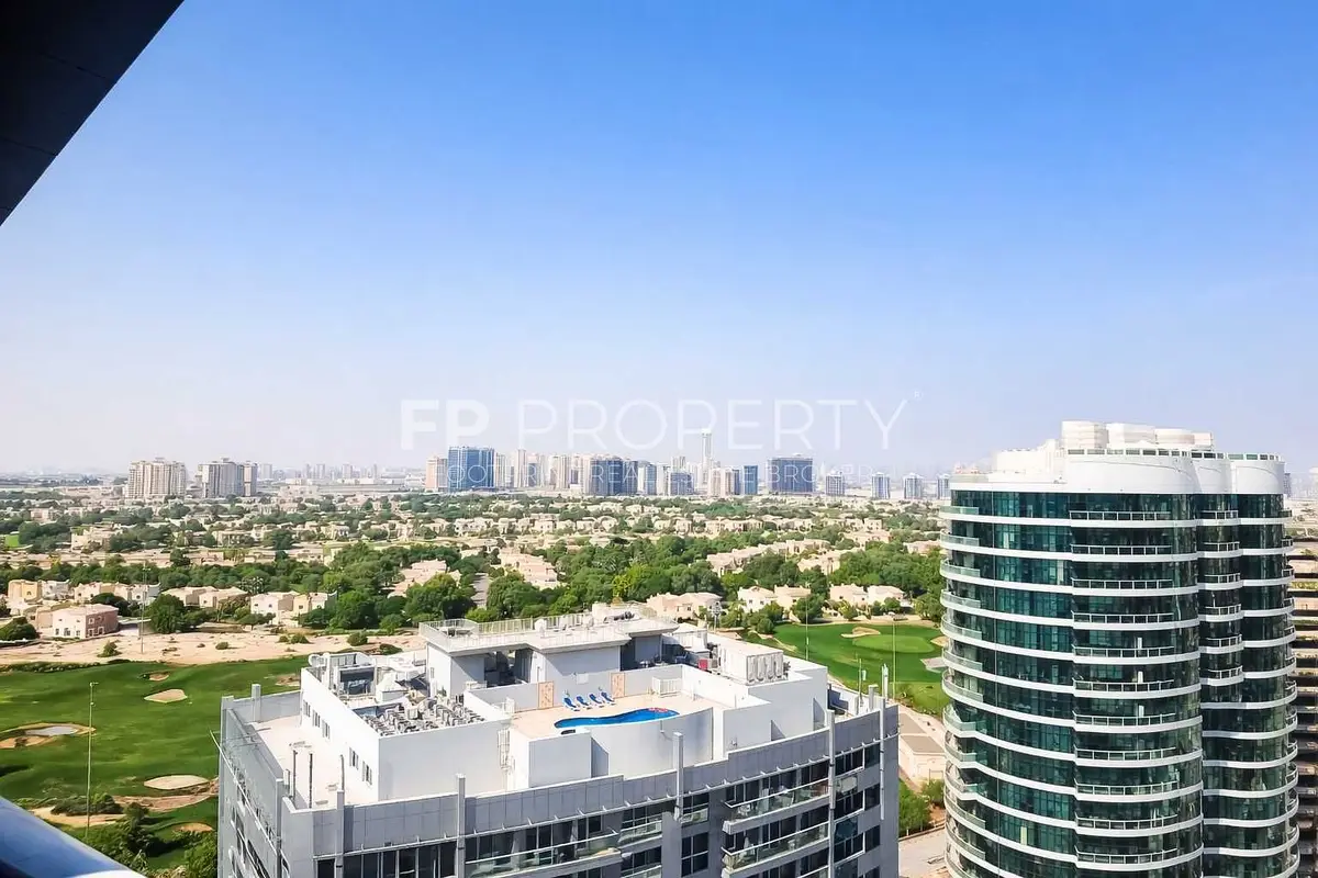 Golf Course View | Spacious Apartment | Bright unit