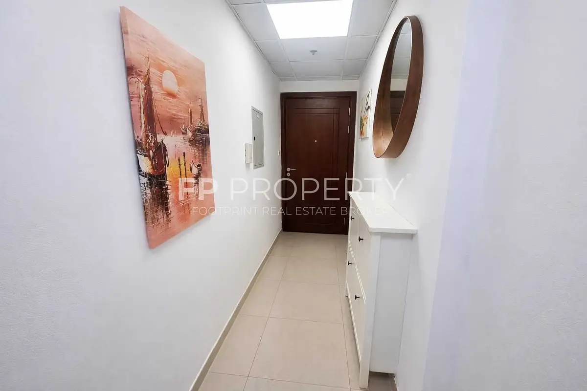 Golf Course View | Spacious Apartment | Bright unit