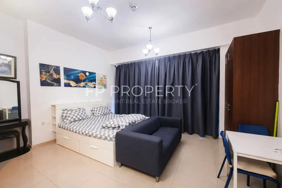 Golf Course View | Spacious Apartment | Bright unit