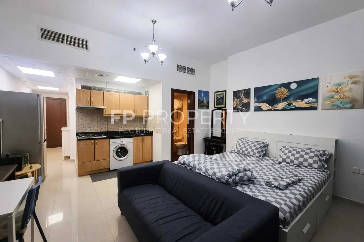 Golf Course View | Spacious Apartment | Bright unit