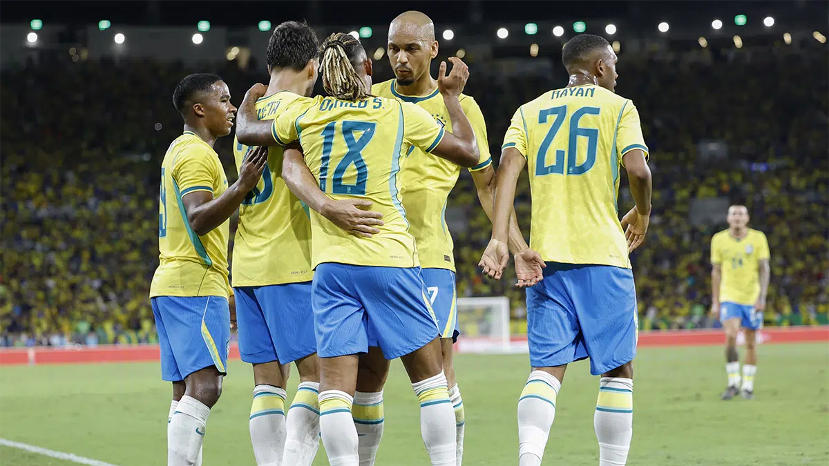 Brasil goleia Panamá no Maracanã em amistoso antes da Copa
