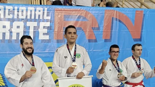 Russas: Karatê Chão de Vida conquista 14 medalhas em Open Nacional em Mossoró