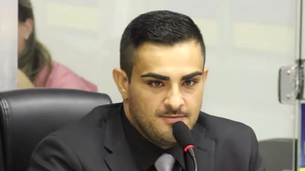 Ian Martins solicita calçamento e conclusão de obras em ruas do Guanabara