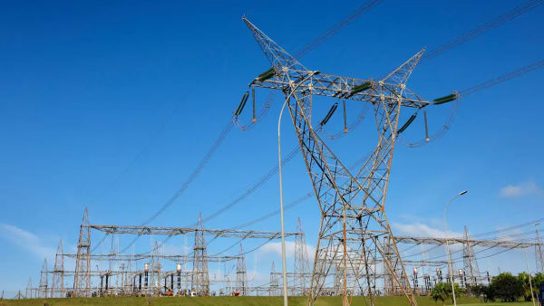 Consumidores poderão escolher de quem comprar energia elétrica a partir de 2027