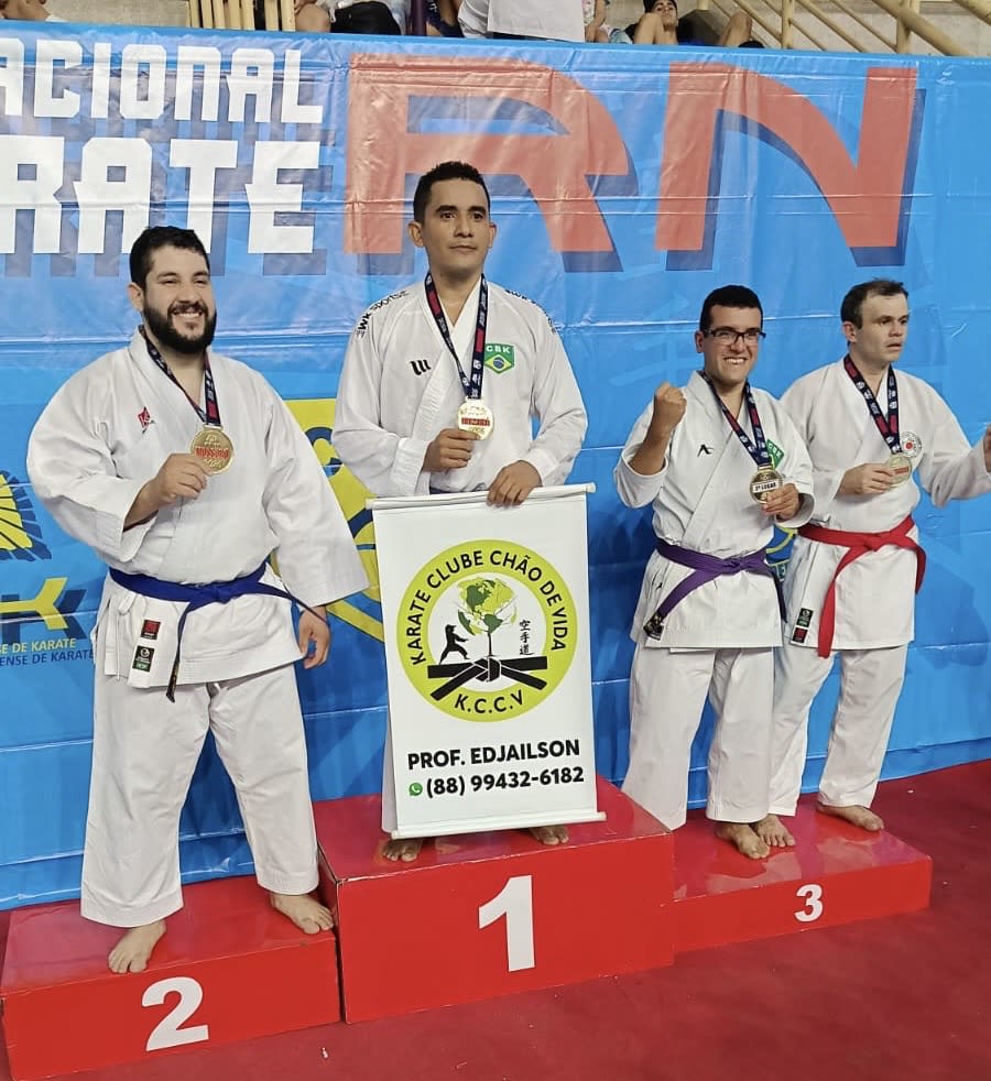 Russas: Karatê Chão de Vida conquista 14 medalhas em Open Nacional em Mossoró