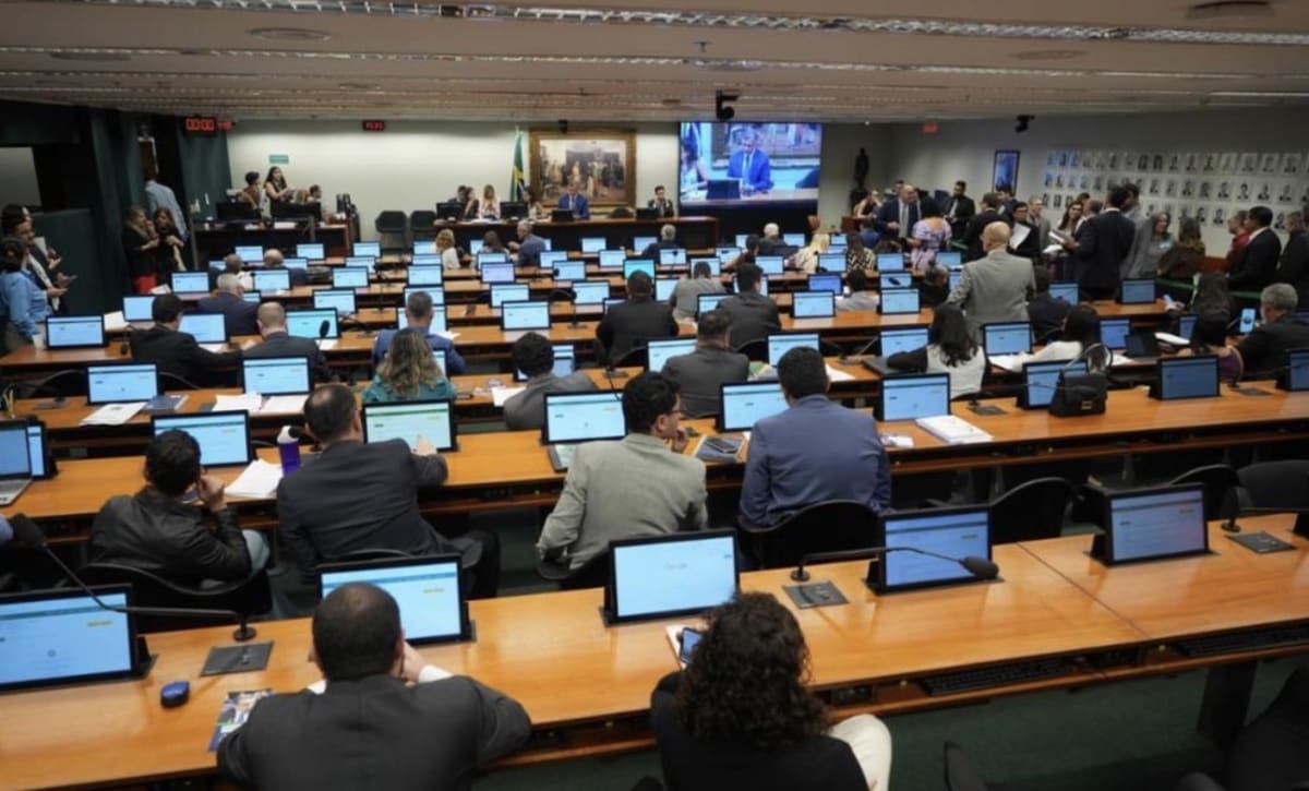 Câmara pode votar redução da maioridade penal para 16 anos; tema volta ao centro do debate nacional