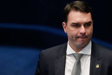 União Brasil e PP avaliam neutralidade após desgaste de Flávio Bolsonaro no caso “Dark Horse”