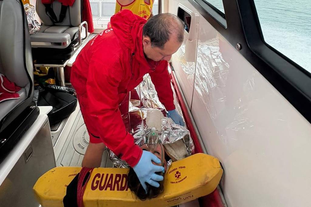 Mulher é encontrada viva após passar dois dias à deriva no mar em Ilhabela