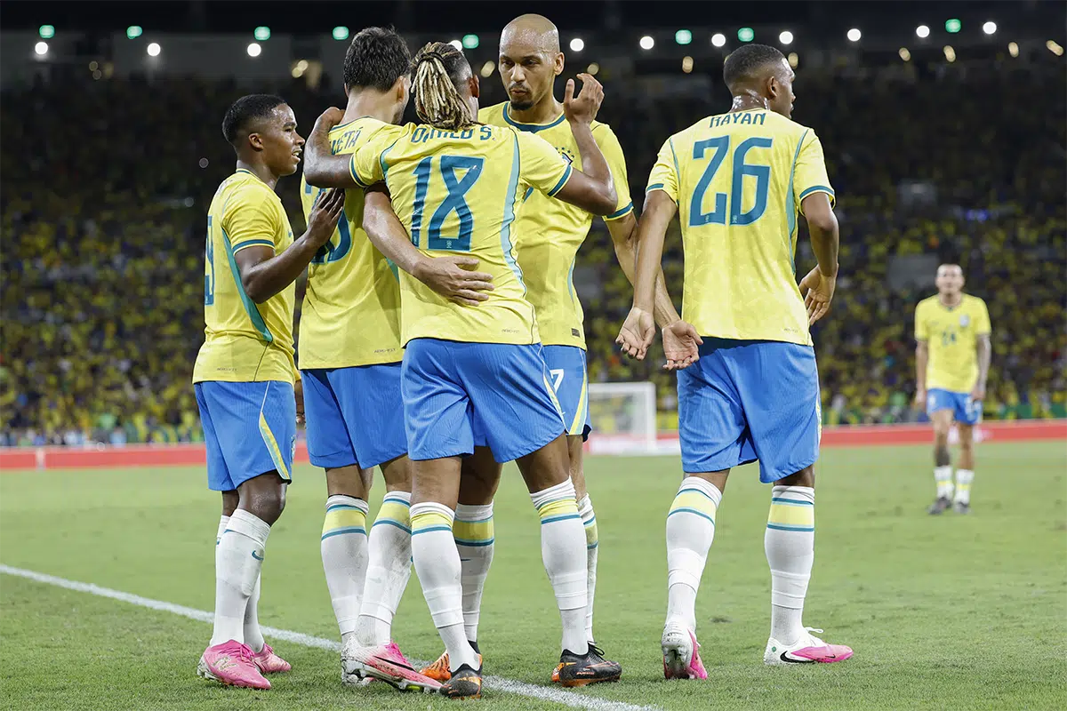 Brasil goleia Panamá no Maracanã em amistoso antes da Copa