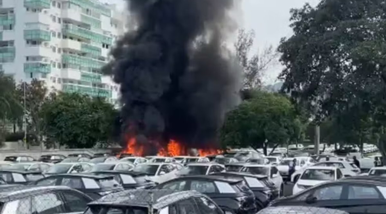 Helicópteros colidem no ar e deixam ao menos seis mortos no Rio de Janeiro