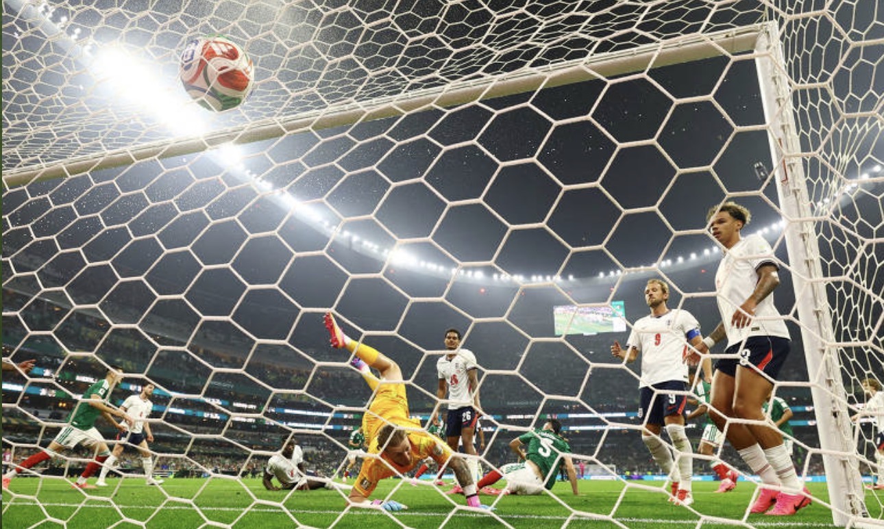 Inglaterra aposta em velhos conhecidos para tentar parar Haaland nas quartas da Copa