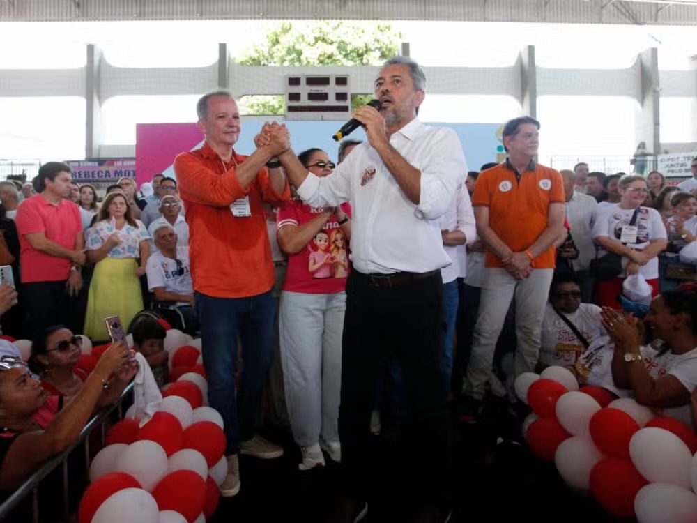 PDT oficializa apoio à reeleição de Elmano no Ceará