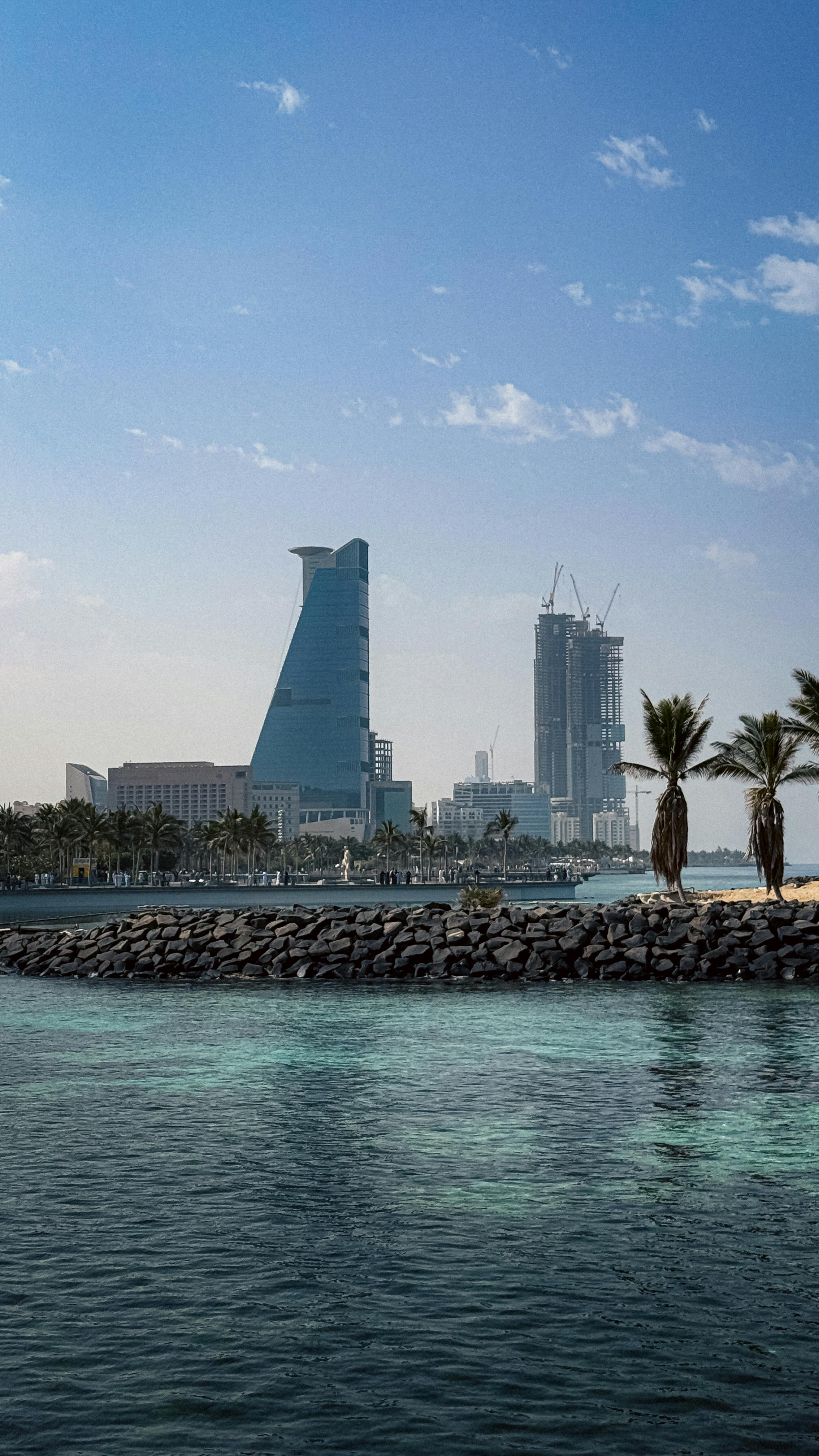 البحرين: لؤلؤة الخليج حيث تلتقي الأصالة بالحداثة 🇧🇭