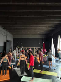 FREE YOGA FLOW