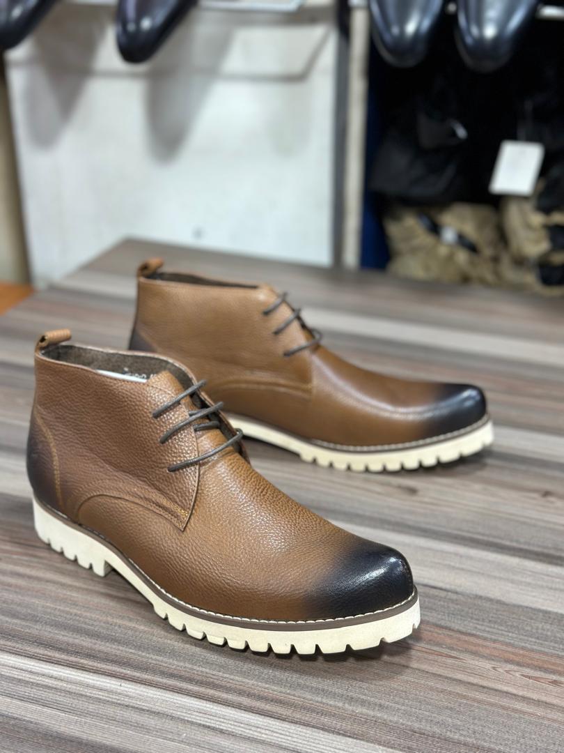 Men's Burnished Tan Tumbled Leather Chukka Boots