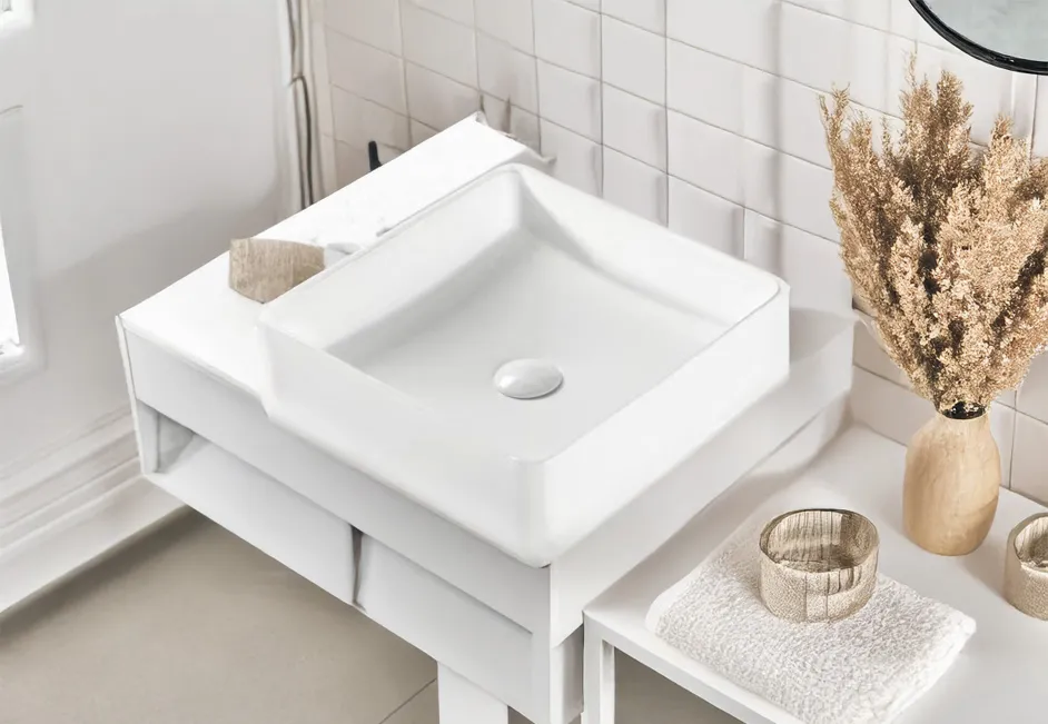 Daytona sink in a well lit, modern bathroom