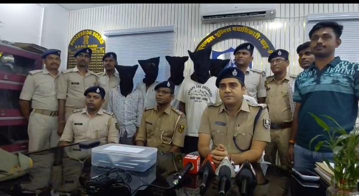 फोरलेन पर लूटपाट करने वाला गिरोह गिरफ्तार, 15 मोबाइल बरामद
