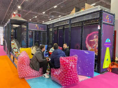Indoor playground and trampoline exhibition in Istanbul.