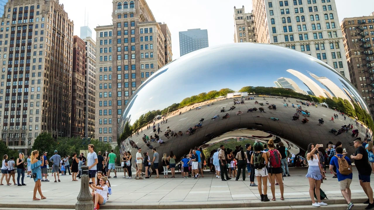 Overview and Best Luxury Stays in Chicago, Illinois