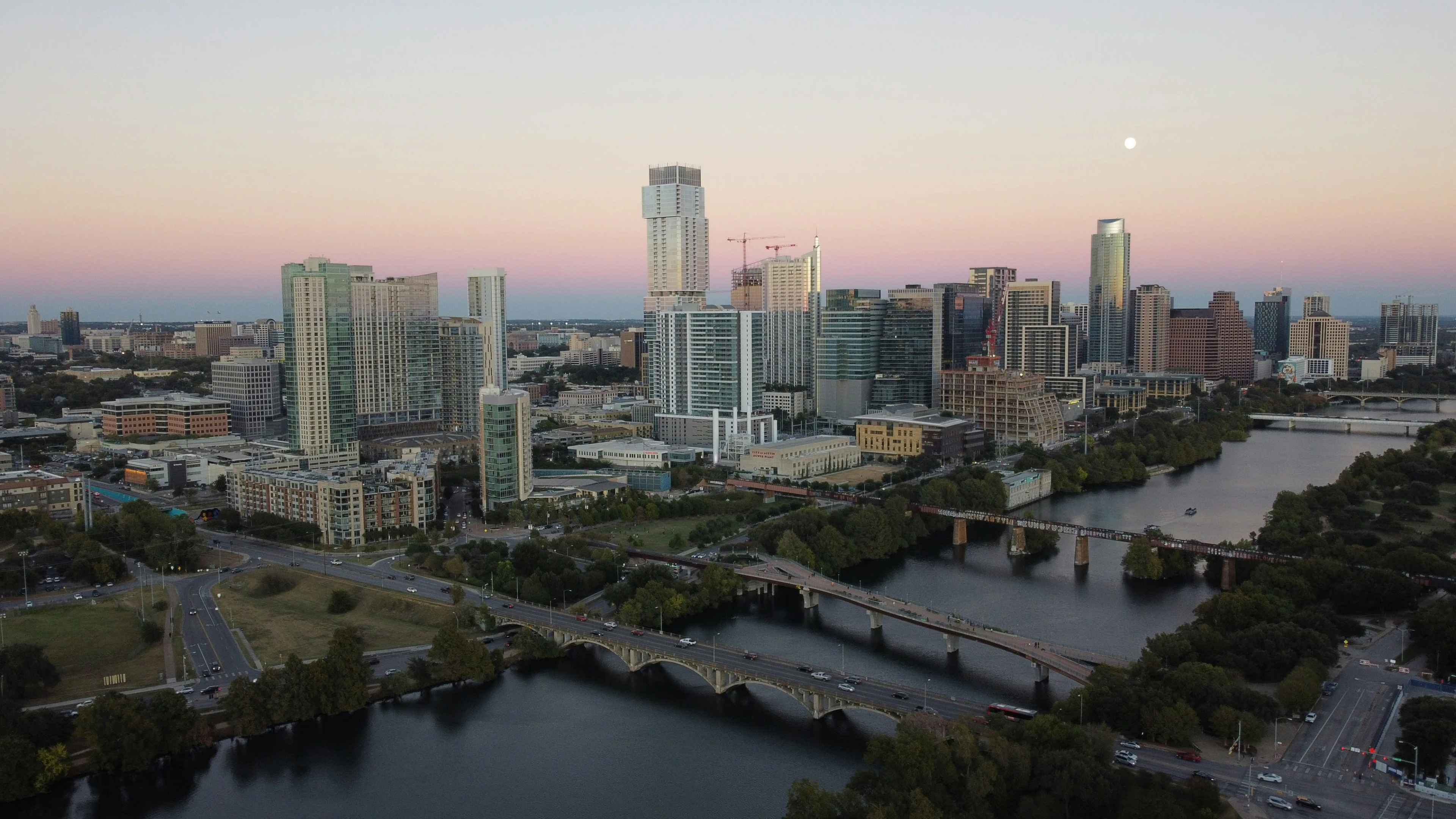 Ultimate Guide to Austin: Best Hotels, Restaurants and Activities