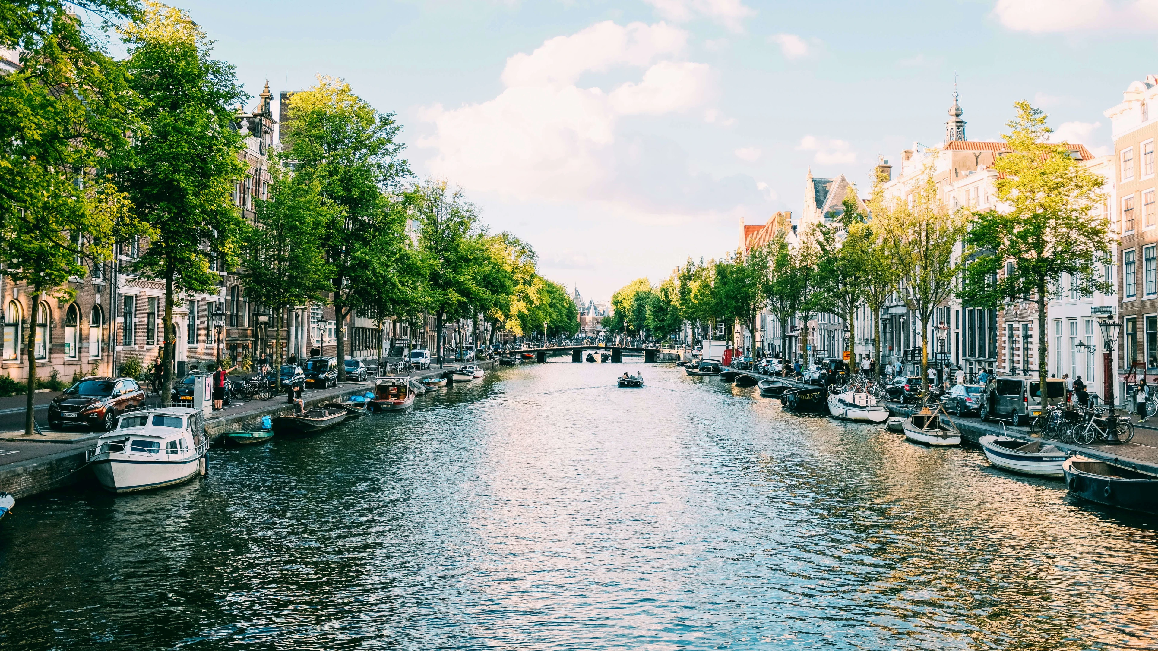 Amsterdam: Best Hotels, Restaurants and Activities