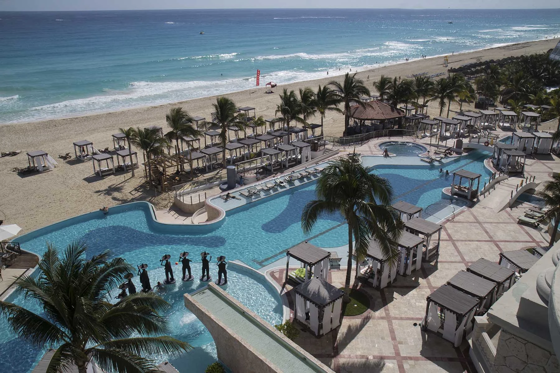 A Luxe Retreat: Dive into the World of Hyatt Zilara All-Inclusive Resort