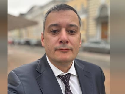 Александр Хинштейн 28 марта работает в Москве