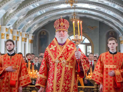 Митрополит Герман совершил Пасхальный молебен для учащихся кадетских классов
