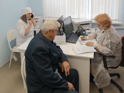 Врачи Курской областной больницы осмотрели 88 пациентов Конышевской ЦРБ