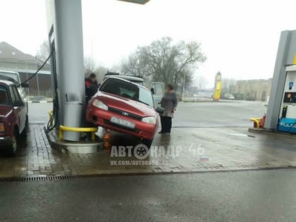 В Курской области водитель “взобрался” на АЗС