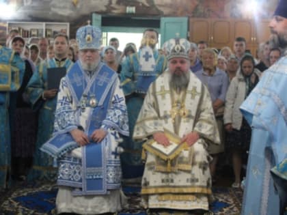 В день празднования Владимирской иконы Божией Матери архипастыри Курской митрополии совершили Литургию