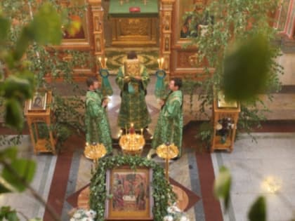 Накануне дня Святой Троицы, Пятидесятницы Преосвященнейший епископ Паисий совершил Всенощное бдение