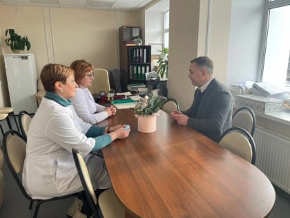 Эдуард Дюмин встретился с руководством Курской городской больницы №6