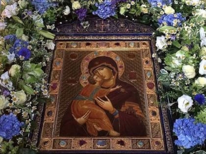 «Радуйся, молений наших усердная послушнице»