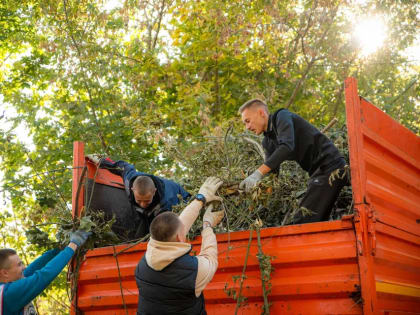 14 октября в Курске состоялся общегородской субботник