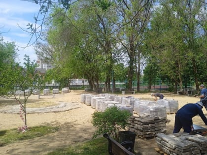 В курском парке на пересечении Союзной и Куйбышева оборудуют новые тротуары