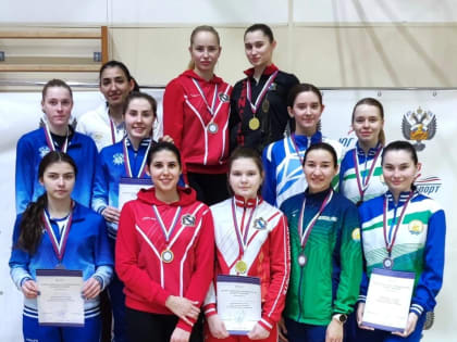 Курские рапиристки победили на всероссийских соревнованиях в Сочи