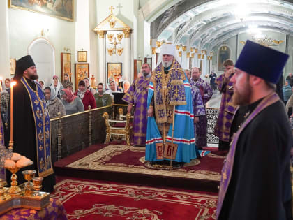 Всенощное бдение в Курске перед праздником Воздвижения Креста