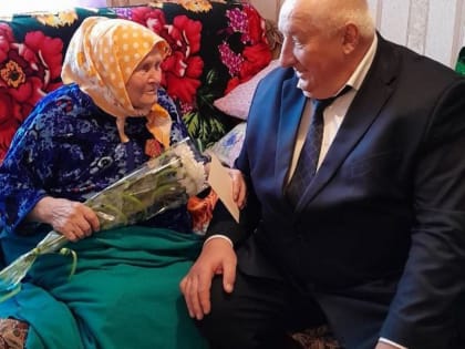 Партийцы Солнцевского района вручили ветеранам медали к 80-летию Великой Победы