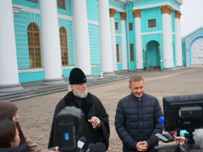 На заседании Попечительского совета документация о собственности братского корпуса Знаменского монастыря передана Курской епархии