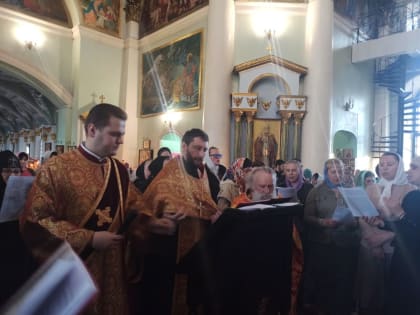 Сестры обители молились у мощей великомученика Георгия Победоносца